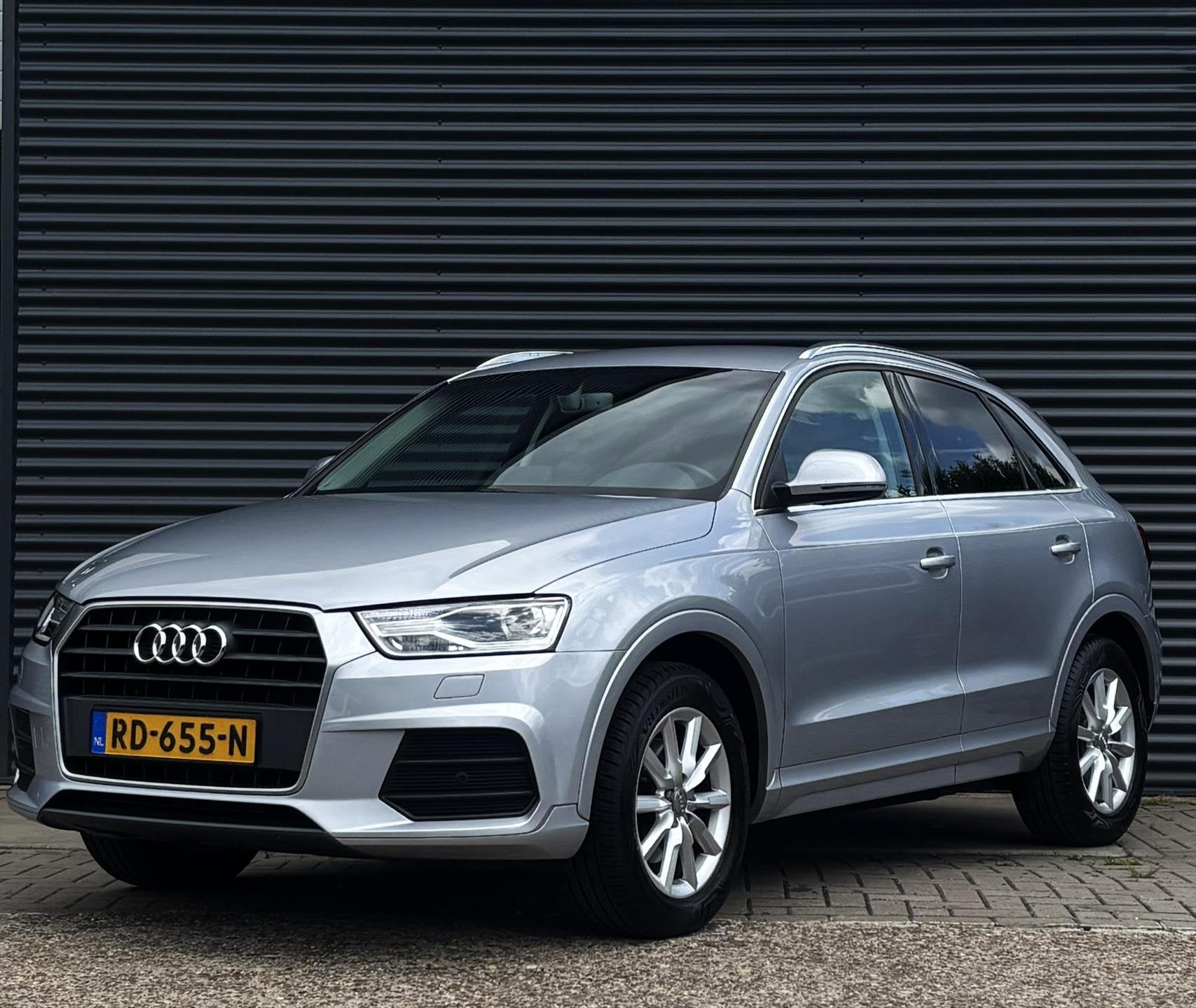 Audi Q3 1.4 TFSI 150PK S-TRONIC, Euro 6, 4 cilinders, 150 pk, Grijs