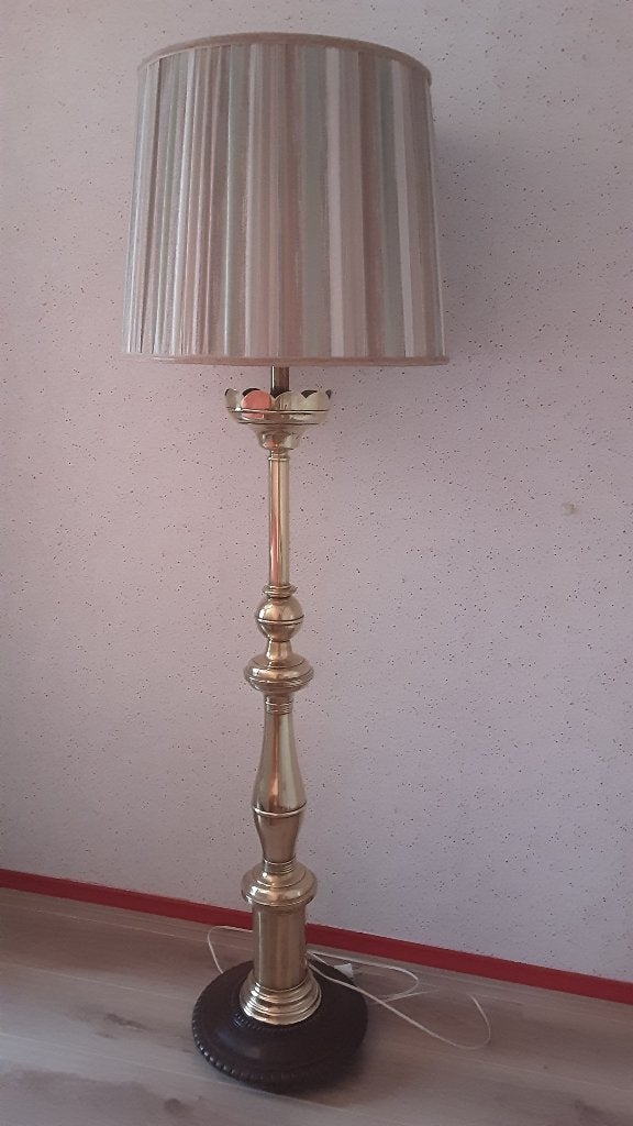 Antieke staande  koperen lamp, Ophalen