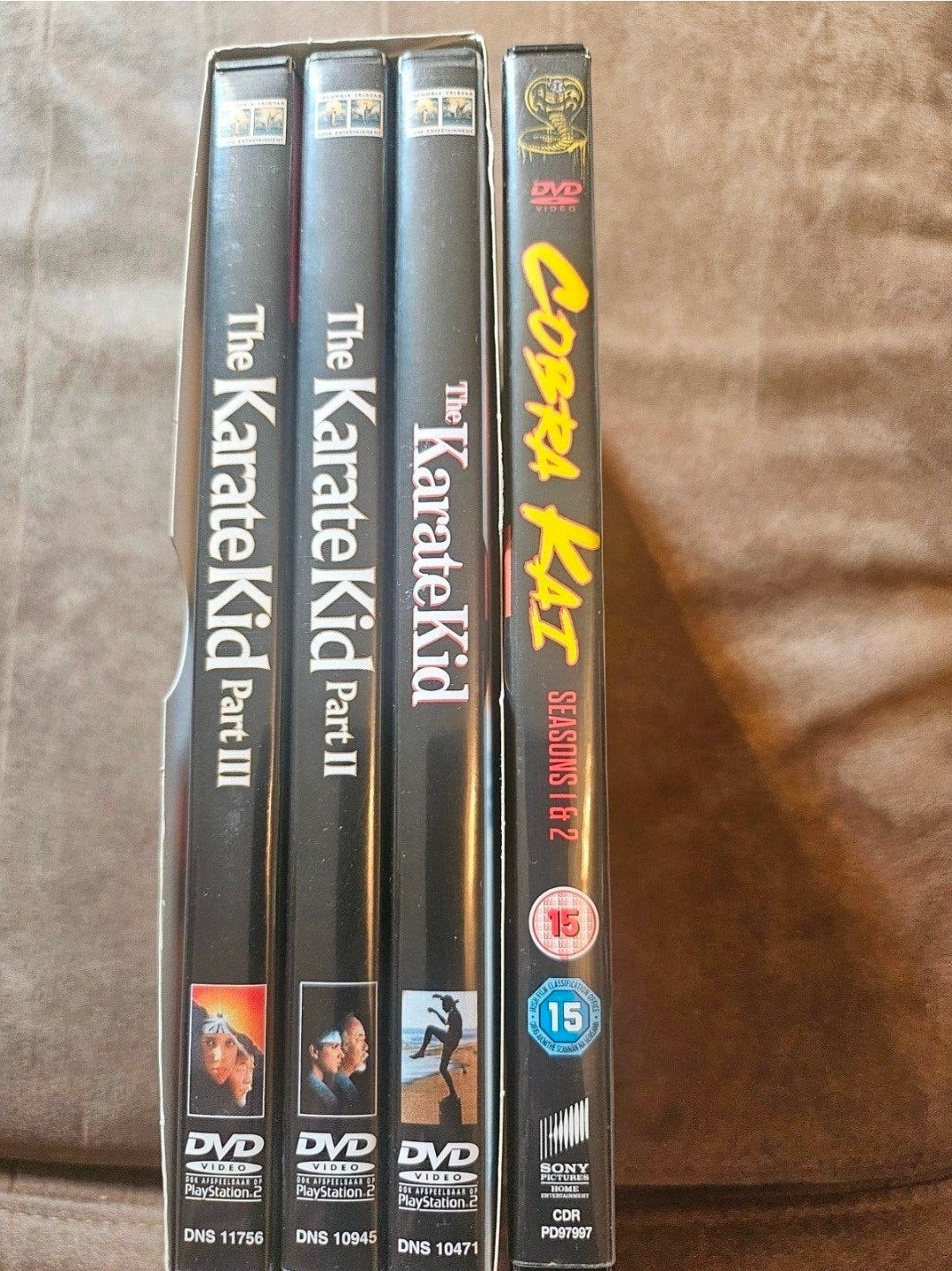 The Karate Kid 1, 2, 3 & Cobra Kai Seizoen 1 & 2 DVD Box, Engels, Ophalen of Verzenden, Zo goed als nieuw, Inclusief doosje