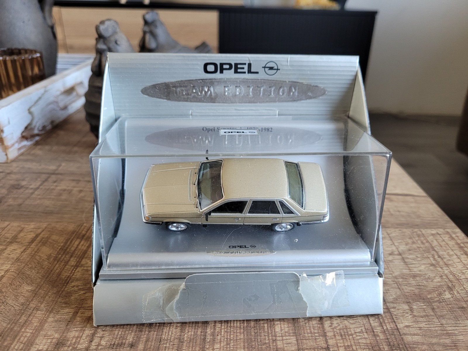 Opel manza/senator, Hobby en Vrije tijd, Modelauto's | 1:43, Nieuw, Minichamp, MiniChamps, Auto