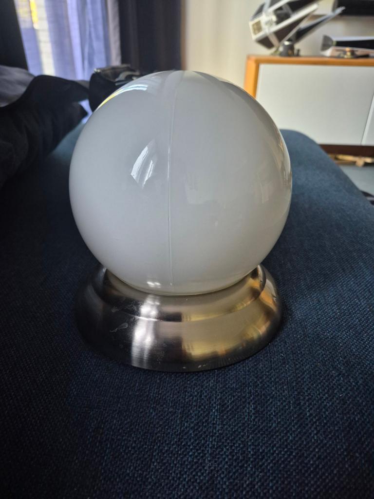 Gratis op te halen: Bolvormige lamp, Ophalen, Gebruikt, Modern, Minder dan 50 cm