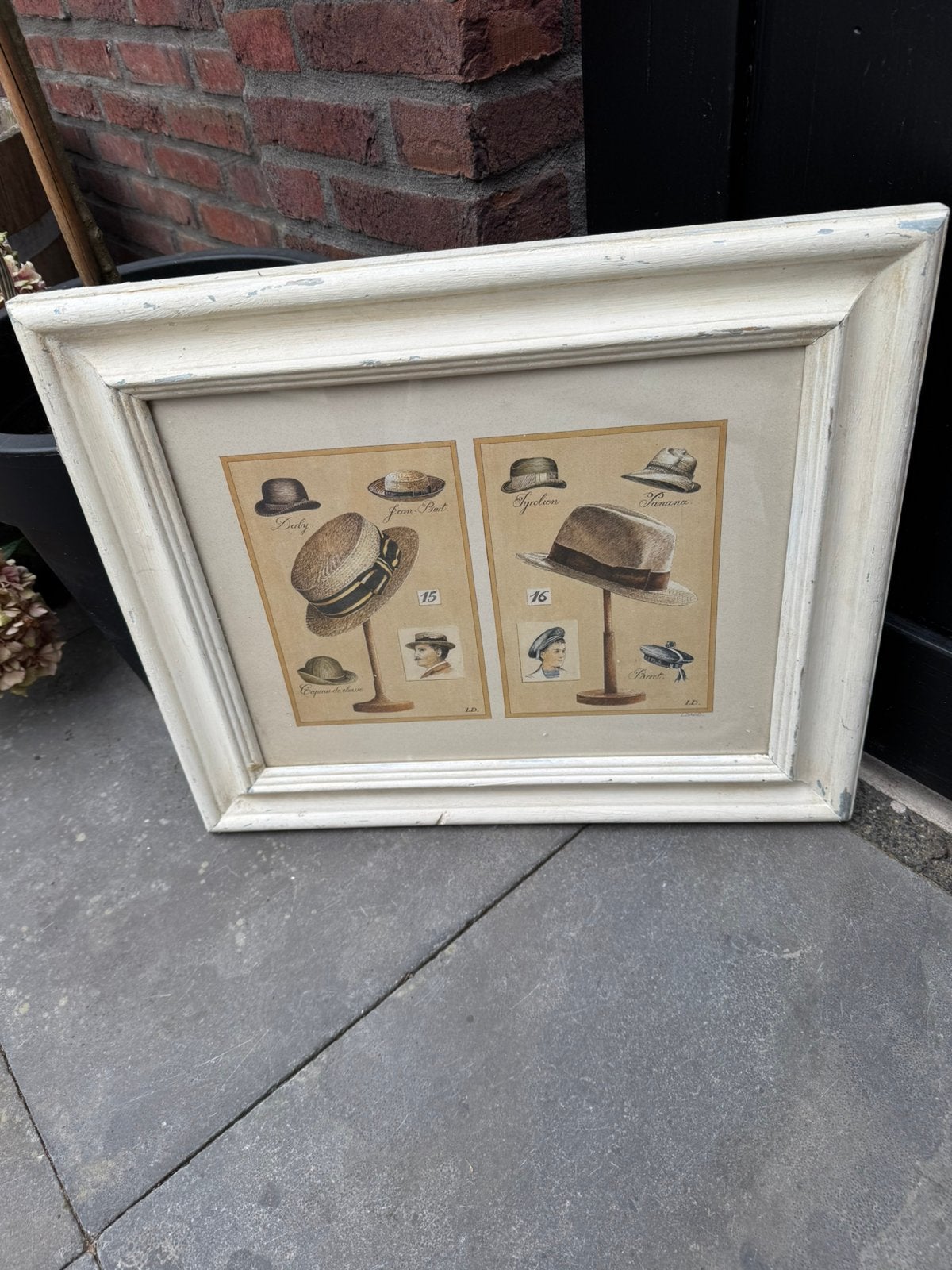 Leuke lijst met hoeden, Ophalen, 55 cm, Gebruikt, Met glas