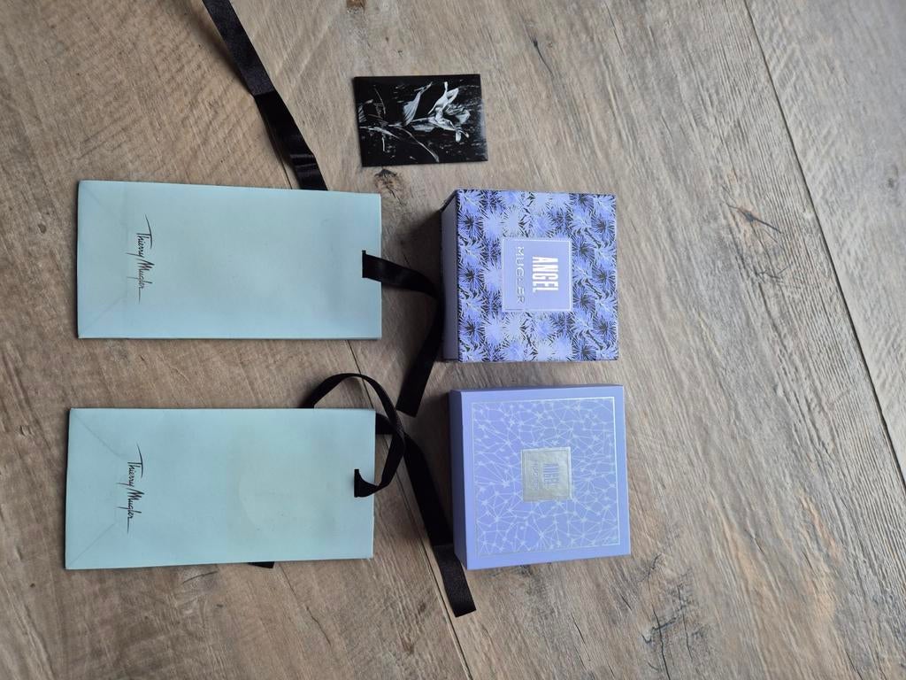Mugler Angel parfum geschenkset (Leeg), Sieraden, Tassen en Uiterlijk, Uiterlijk | Parfum, Ophalen of Verzenden, Zo goed als nieuw