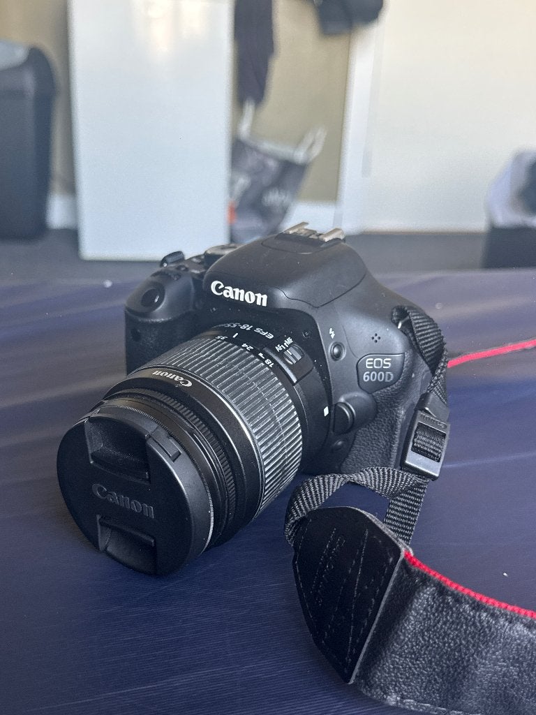 Foto 2 van Canon EOS 600D Spiegelreflexcamera met lens