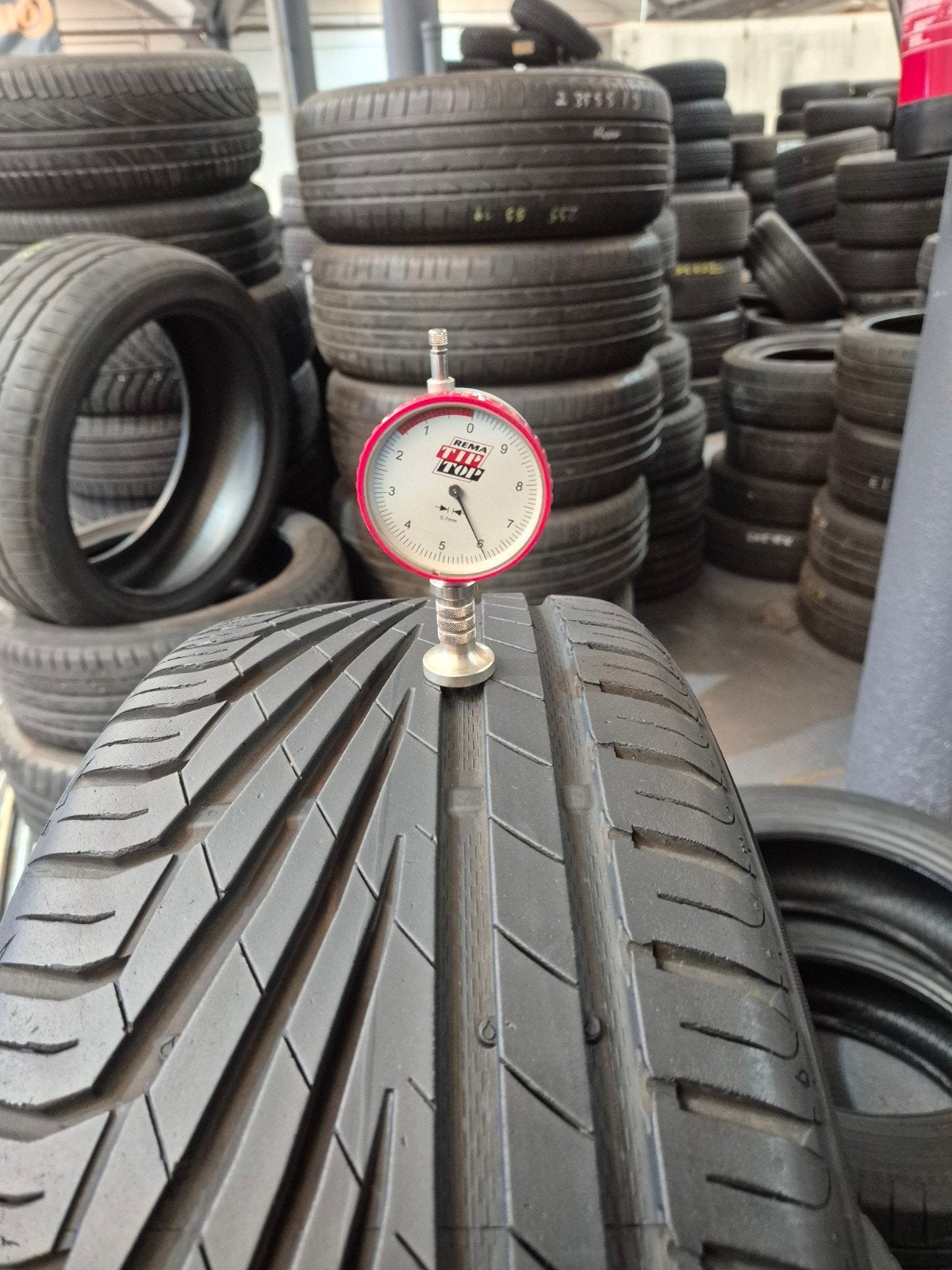 2253518 unirijal zommer banden per band 40€ met montage, Auto-onderdelen, Banden en Velgen, 18 inch, Gebruikt, Ophalen of Verzenden