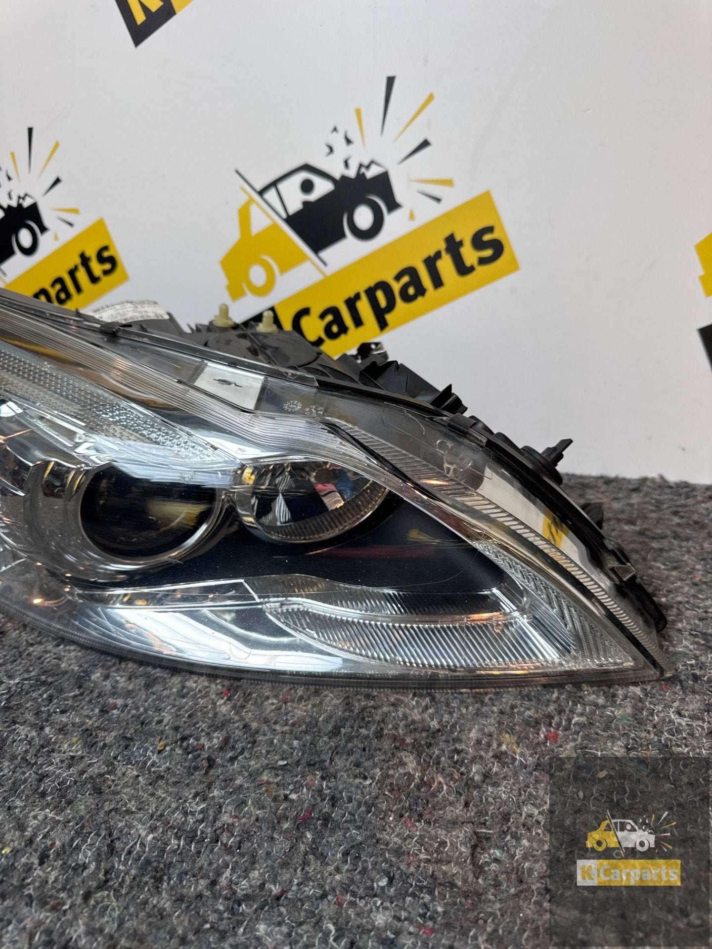 Volvo c70 Koplamp rechts voor origineel 31299753 Lamp, Gebruikt, Gunnar Engellaus vag 8
405 31  Gothenburg, SE, Info@volvocars.com
