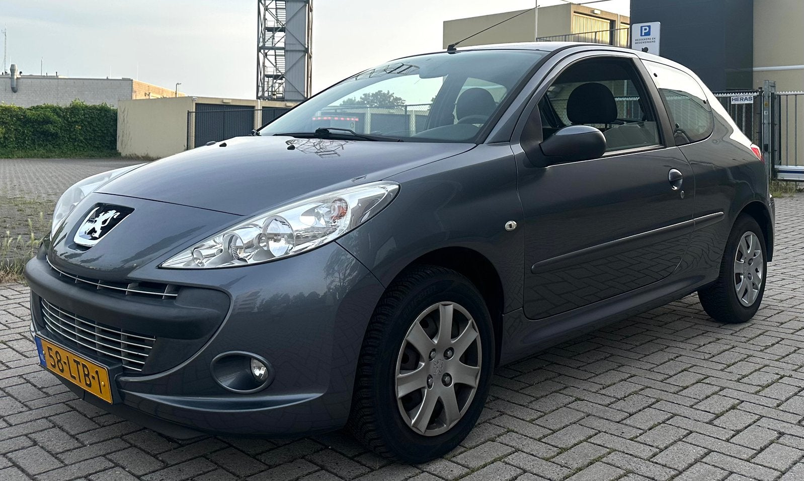 Peugeot 206+ 1.4 75 PK Airco/Cruisecontrol/Nap\Nieuw APK, Auto's, Peugeot, Voorwielaandrijving, 206+, Stof, 4 cilinders