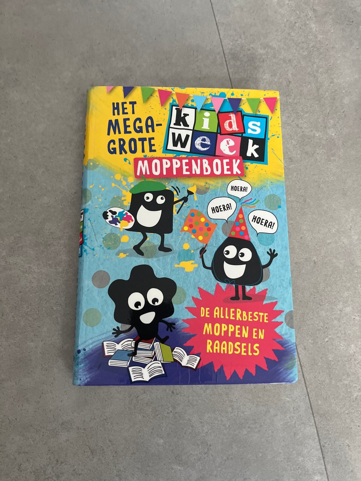 Het Mega-Grote Kids Week Moppenboek, Ophalen of Verzenden, Zo goed als nieuw, Fictie algemeen