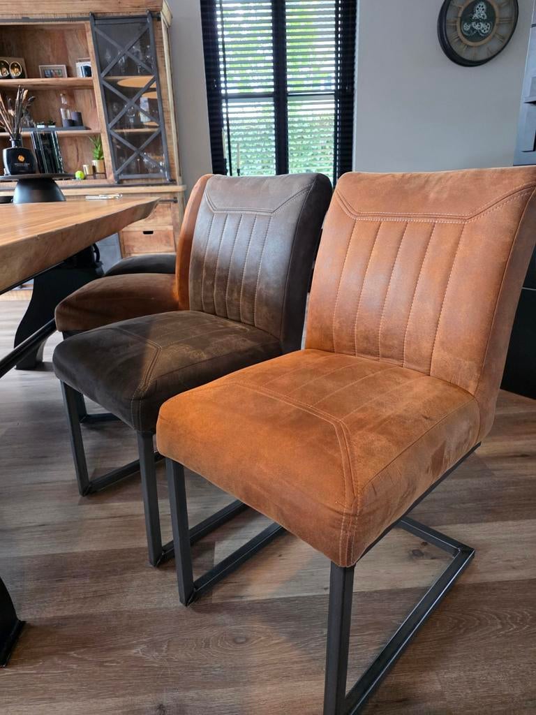 4 eetkamerstoelen (2 kleuren) en bijpassende eetkamerbank, Ophalen, Grijs