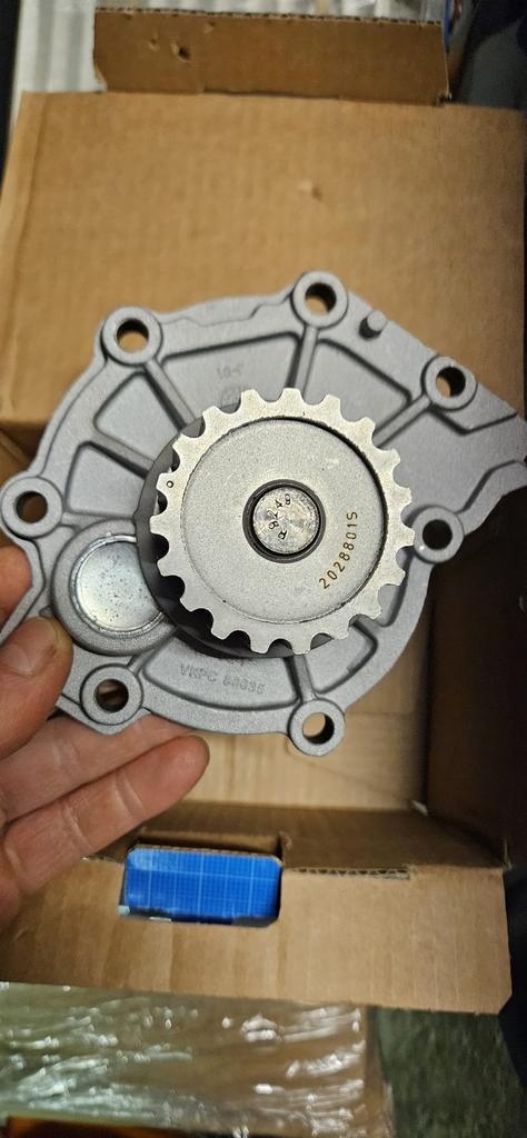 Waterpomp voor Volvo v60 D6 2015 plug-in hybrid 31293668, Nieuw, Ophalen of Verzenden, Volvo, Volvo