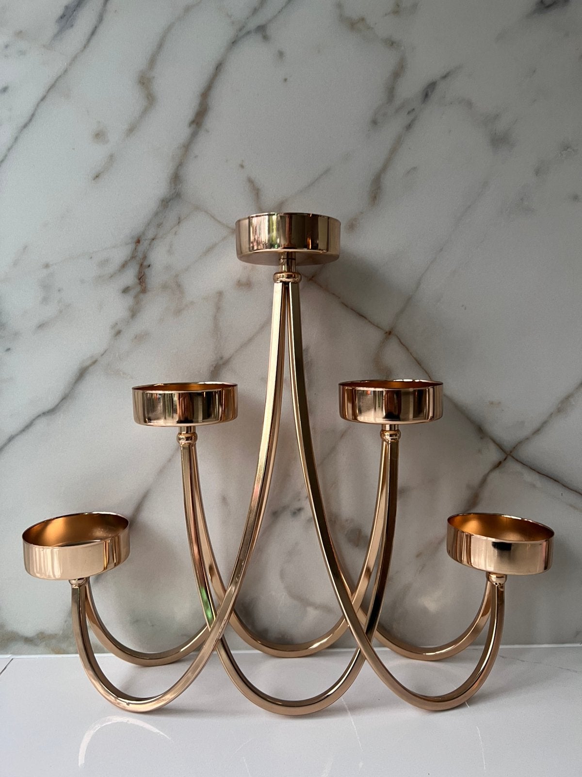 GOUDKLEURIGE GOUD KLEUR GROOT FORMAAT DESIGN KANDELAAR, Huis en Inrichting, Woonaccessoires | Kandelaars en Kaarsen, Ophalen of Verzenden