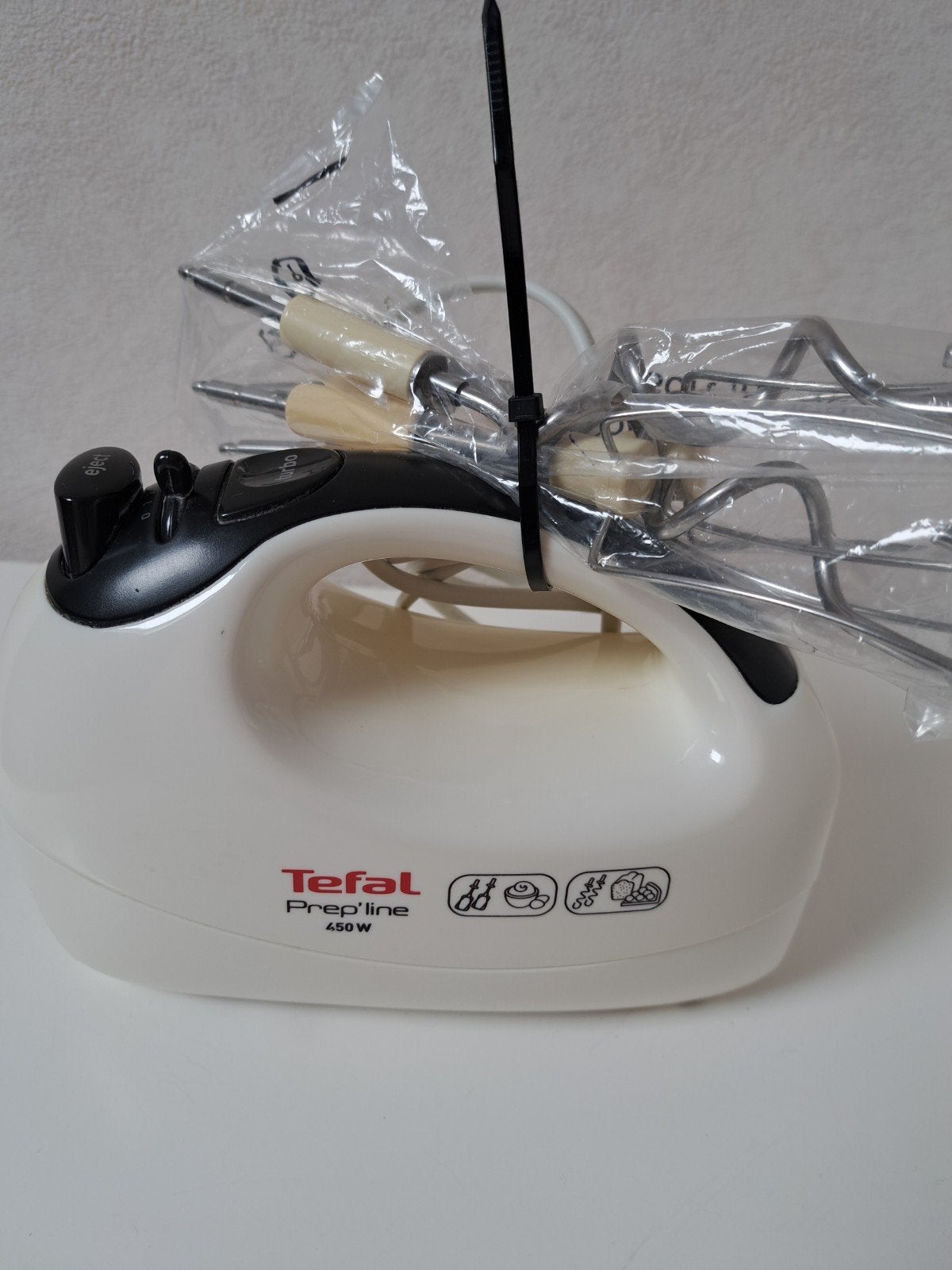 Tefal handmixer 450 watt 5 snelheden, Minder dan 1 liter, Ophalen of Verzenden, 3 snelheden of meer