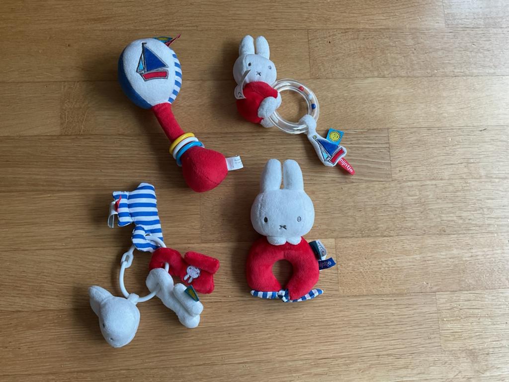 4 delige Nijntje set. Echt als nieuw., Ophalen of Verzenden, Zo goed als nieuw, Rammelaar, Met geluid