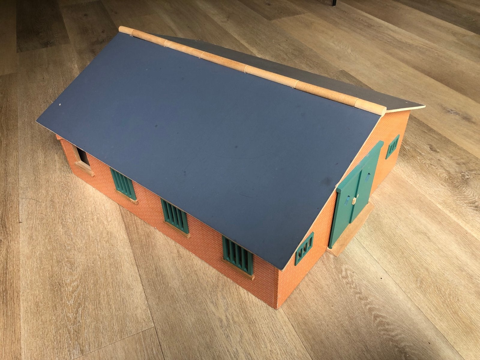 Grote houten paardenstal van Kids Globe met 7 boxen, Ophalen, Gebruikt, Jongen of Meisje