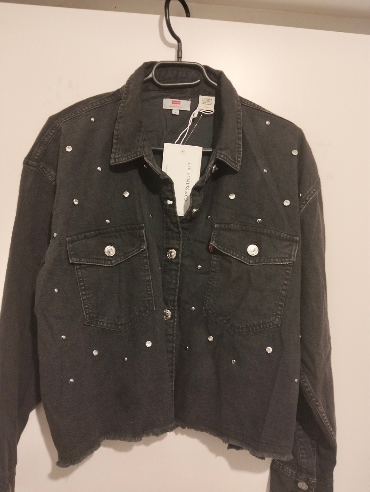 Nieuwe Levi's damesblouse met studs, Kleding | Dames, Zwart, Nieuw, Ophalen of Verzenden, Maat 36 (S)