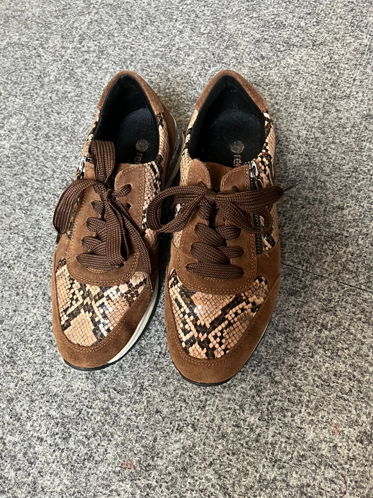 Dames sneakers 39, Ophalen, Zo goed als nieuw