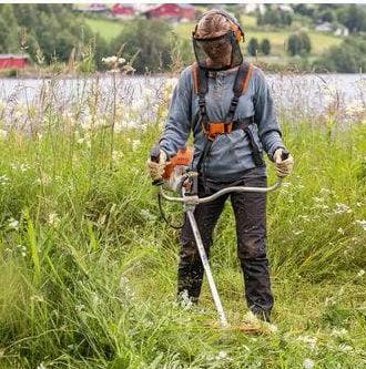 Te Huur: Bosmaaier STIHL FS 240 + helm & opzetstukken, Ophalen, Zo goed als nieuw, Benzine