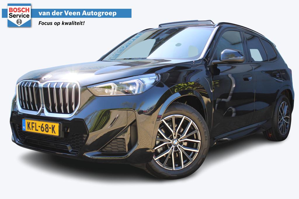 BMW X1 sDrive18i M-Sport | Panorama dak | Elektrisch wegklap, 136 pk, Gebruikt, Automatische klimaatregeling, Zwart