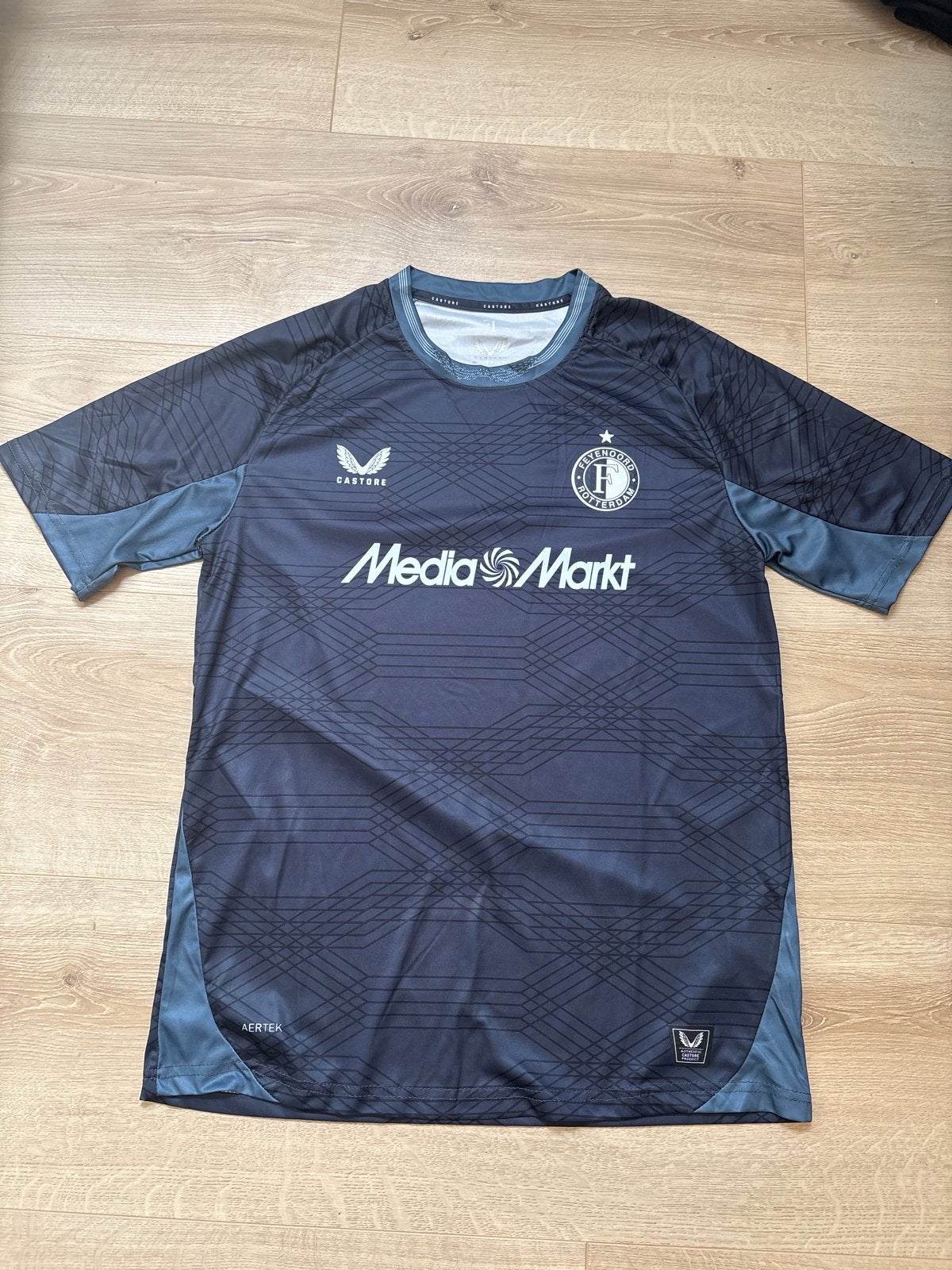 Feyenoord 25/26 uitshirt, Maat M, Ophalen of Verzenden, Zo goed als nieuw, Shirt