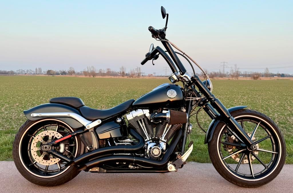 BREAKOUT CUSTOM, VANCE & HINES, 2014, LED, 14” Fat stuur
