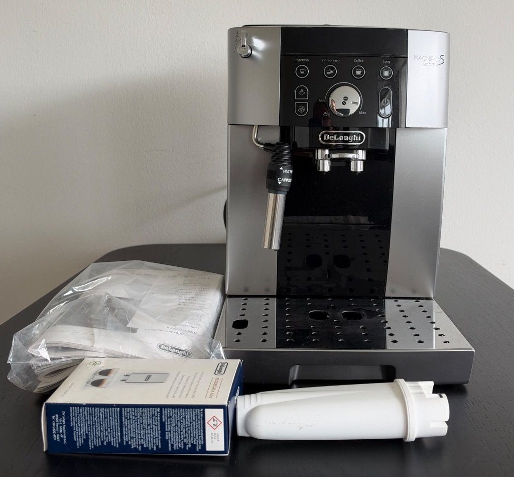 De'Longhi Magnifica S volautomatische espressomachine, Witgoed en Apparatuur, Ophalen, Espresso apparaat, 10 kopjes of meer, Koffiebonen