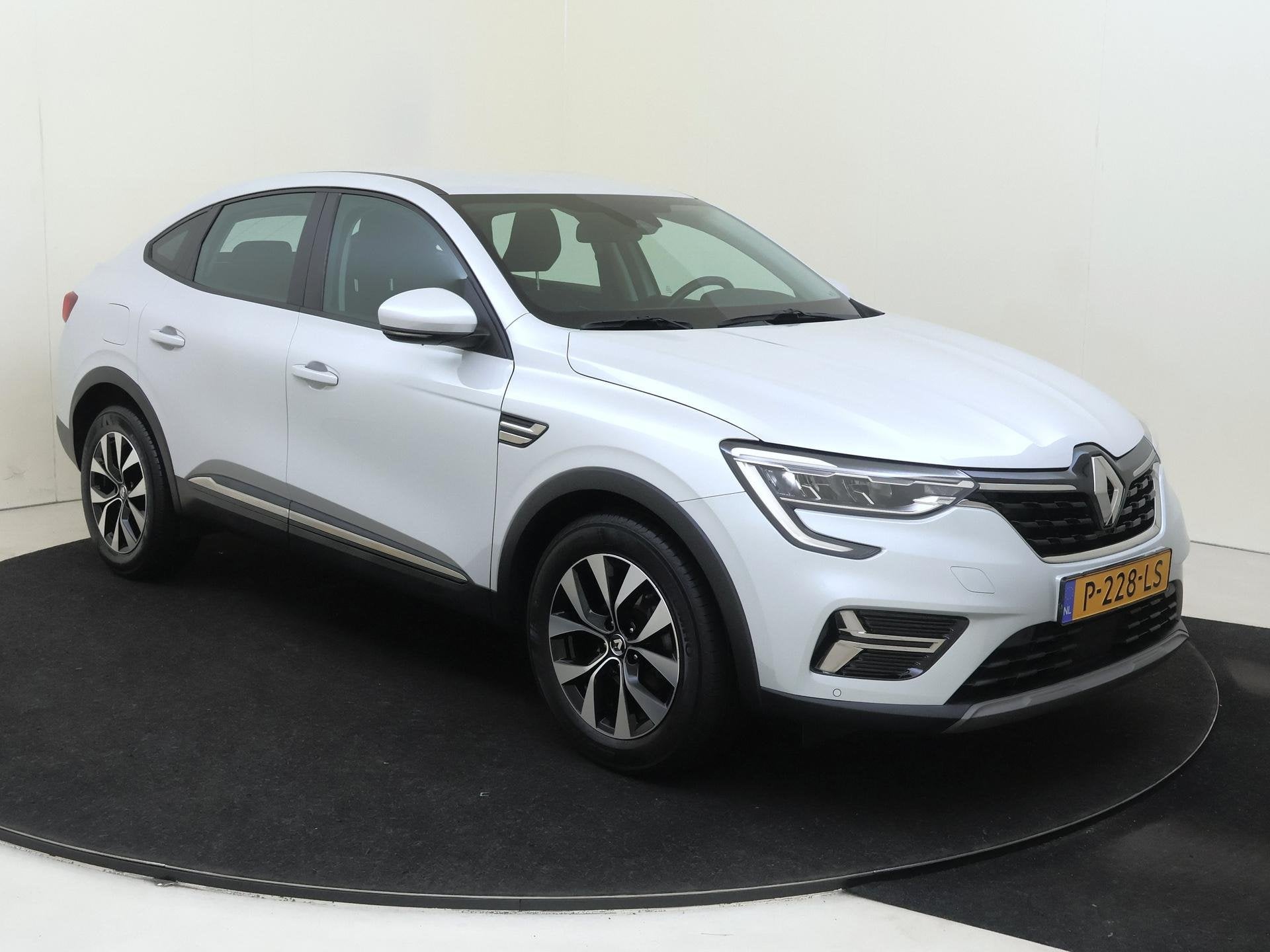 Renault Arkana 1.3 TCe 140 | Navigatie | Camera, Auto's, Stof, Gebruikt, Euro 6, 4 cilinders