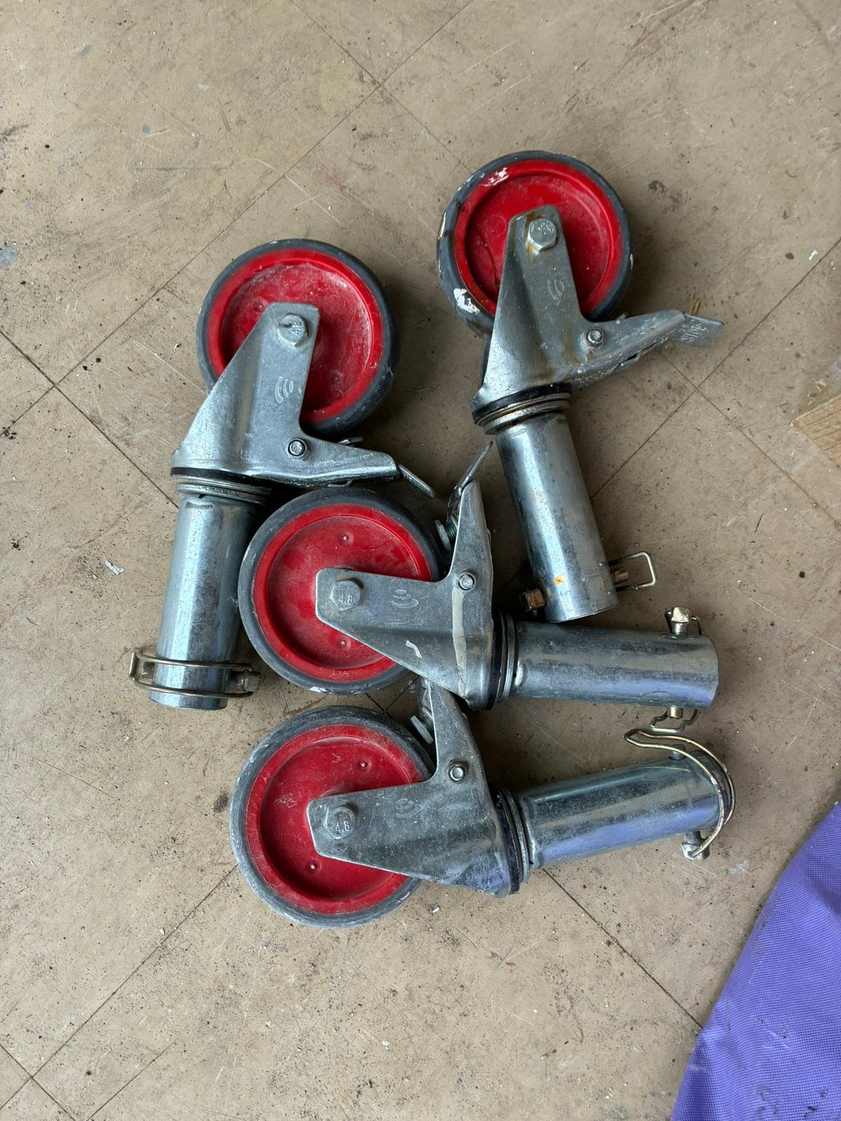 Altrex steiger wielen te koop, Ophalen, Gebruikt