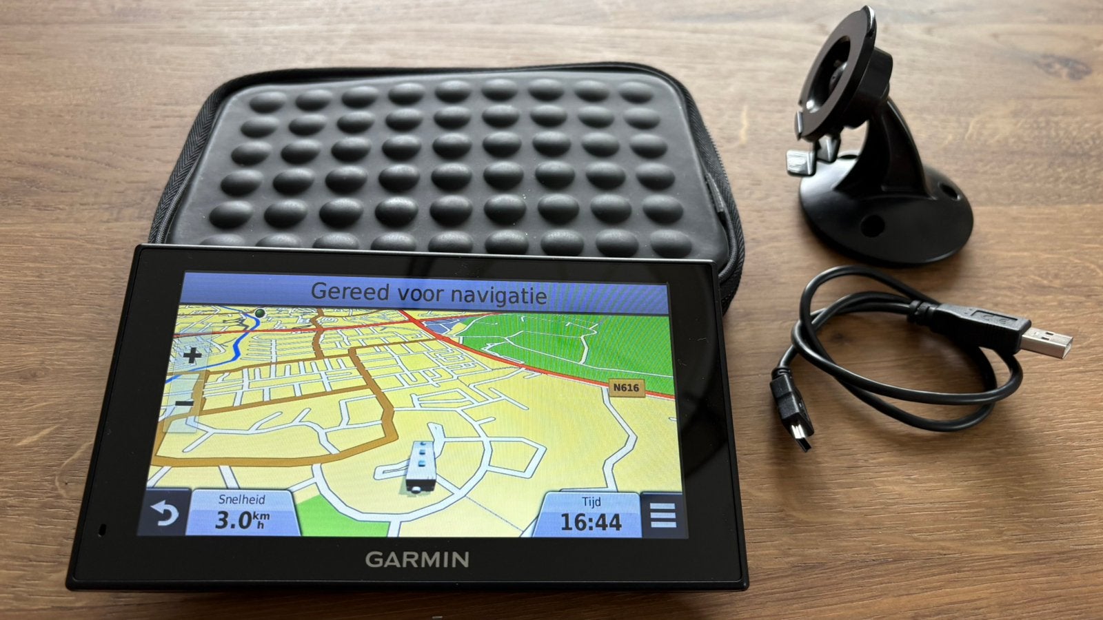Garmin Camper 660LMT-D, Auto diversen, Ophalen of Verzenden, Zo goed als nieuw