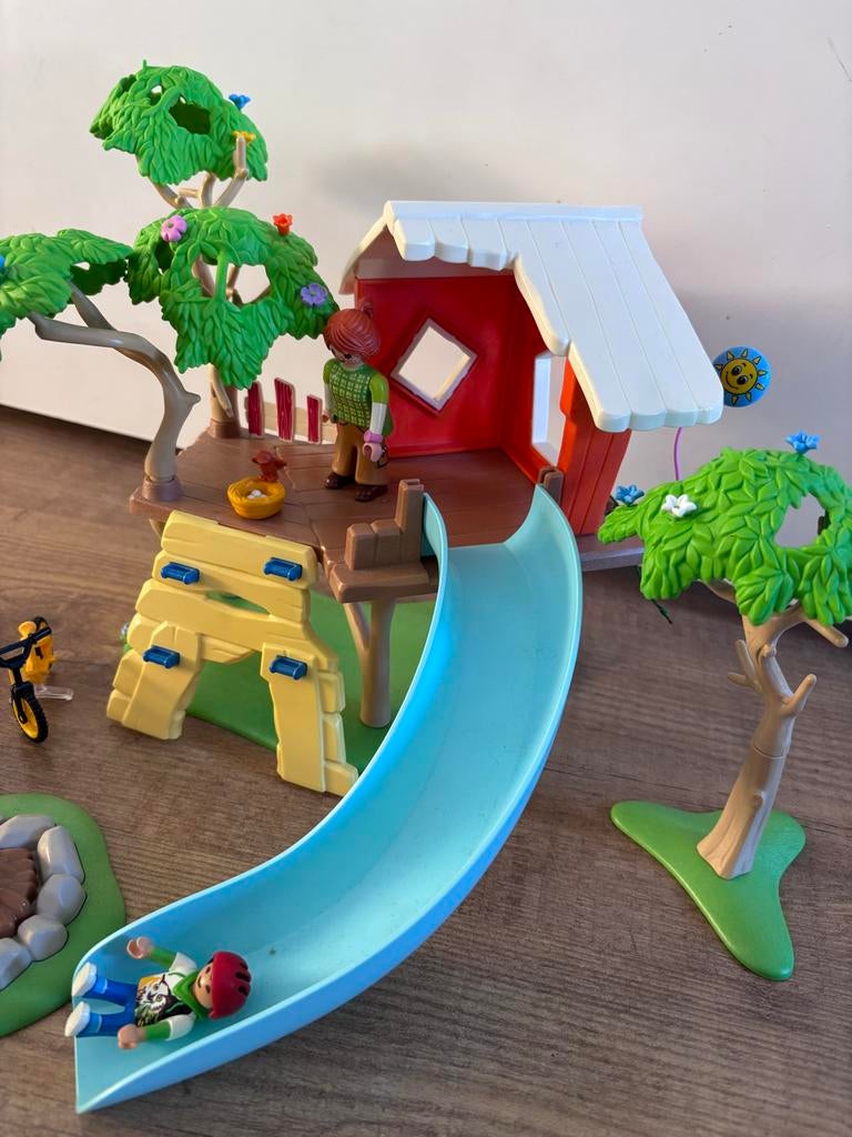 Playmobil boomhut met glijbaan en accessoires, Ophalen, Zo goed als nieuw