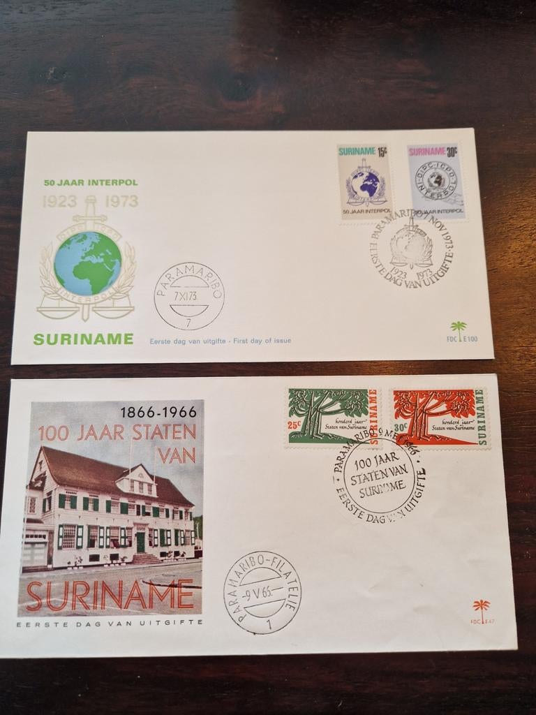 Suriname FDC's: 50 Jaar Interpol & 100 Jaar Staten, Postzegels en Munten, Postzegels | Eerstedagenveloppen, Ophalen of Verzenden