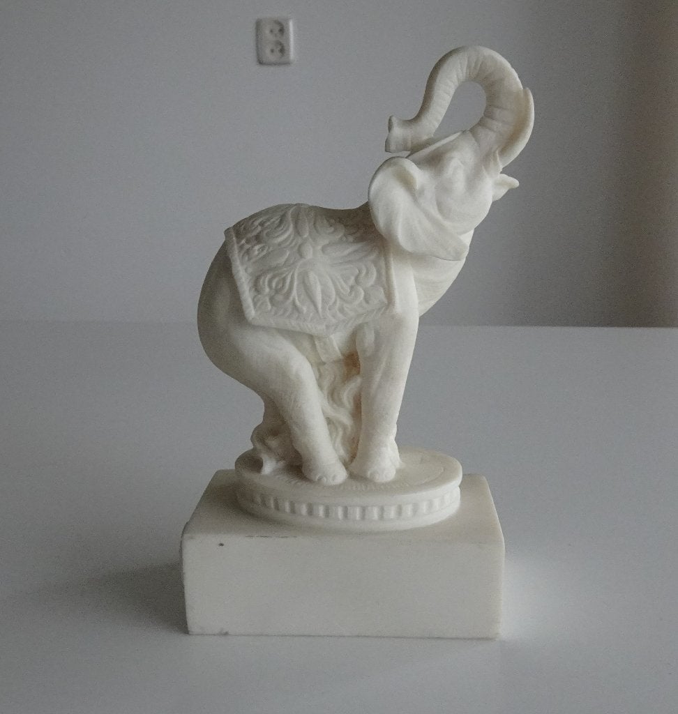 Vintage Olifant Beeld van Albast uit Griekenland, Antiek en Kunst, Kunst | Beelden en Houtsnijwerken, Ophalen