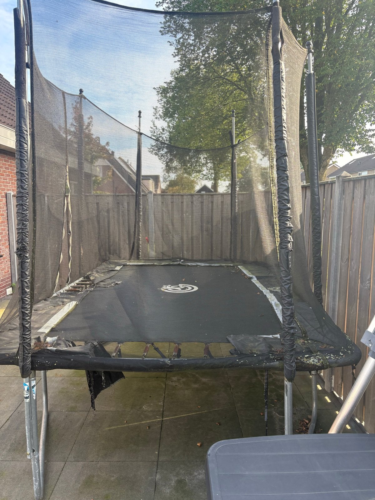 Berg trampoline met veiligheidsnet - opknapper, Ophalen of Verzenden, Gebruikt