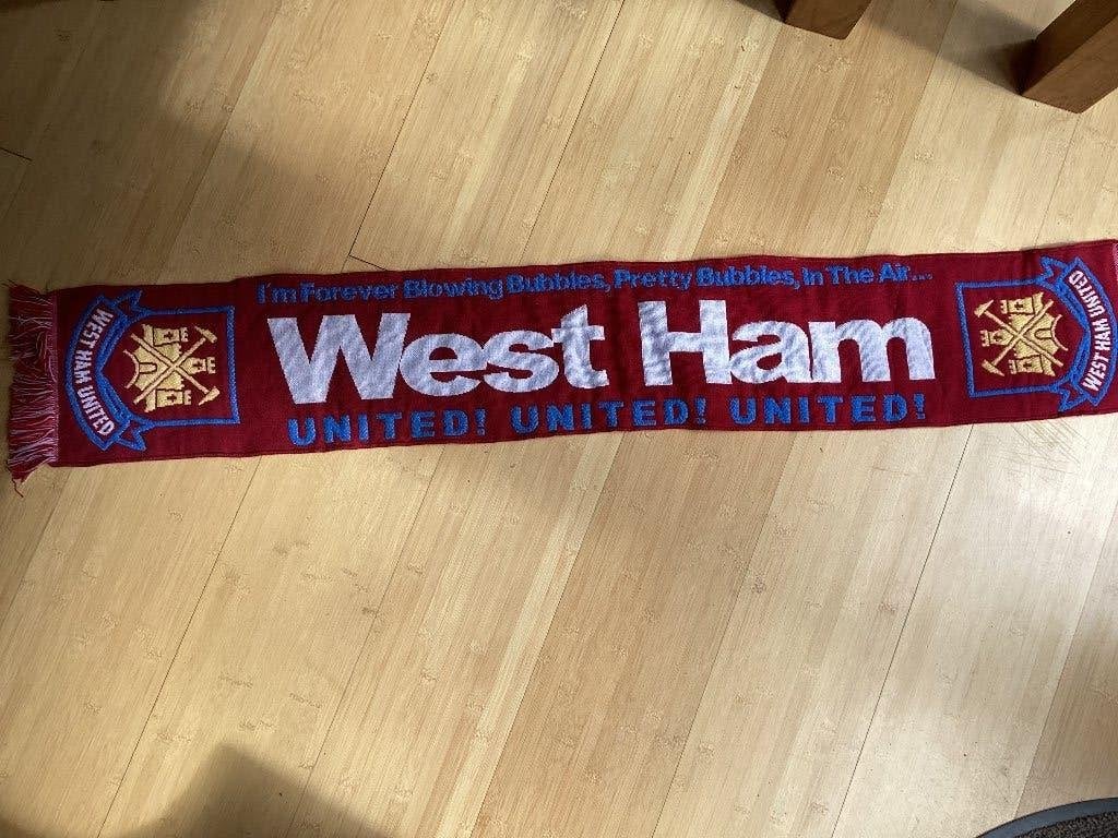West Ham United sjaal, Verzenden, Zo goed als nieuw, Buitenlandse clubs, Vaantje of Sjaal