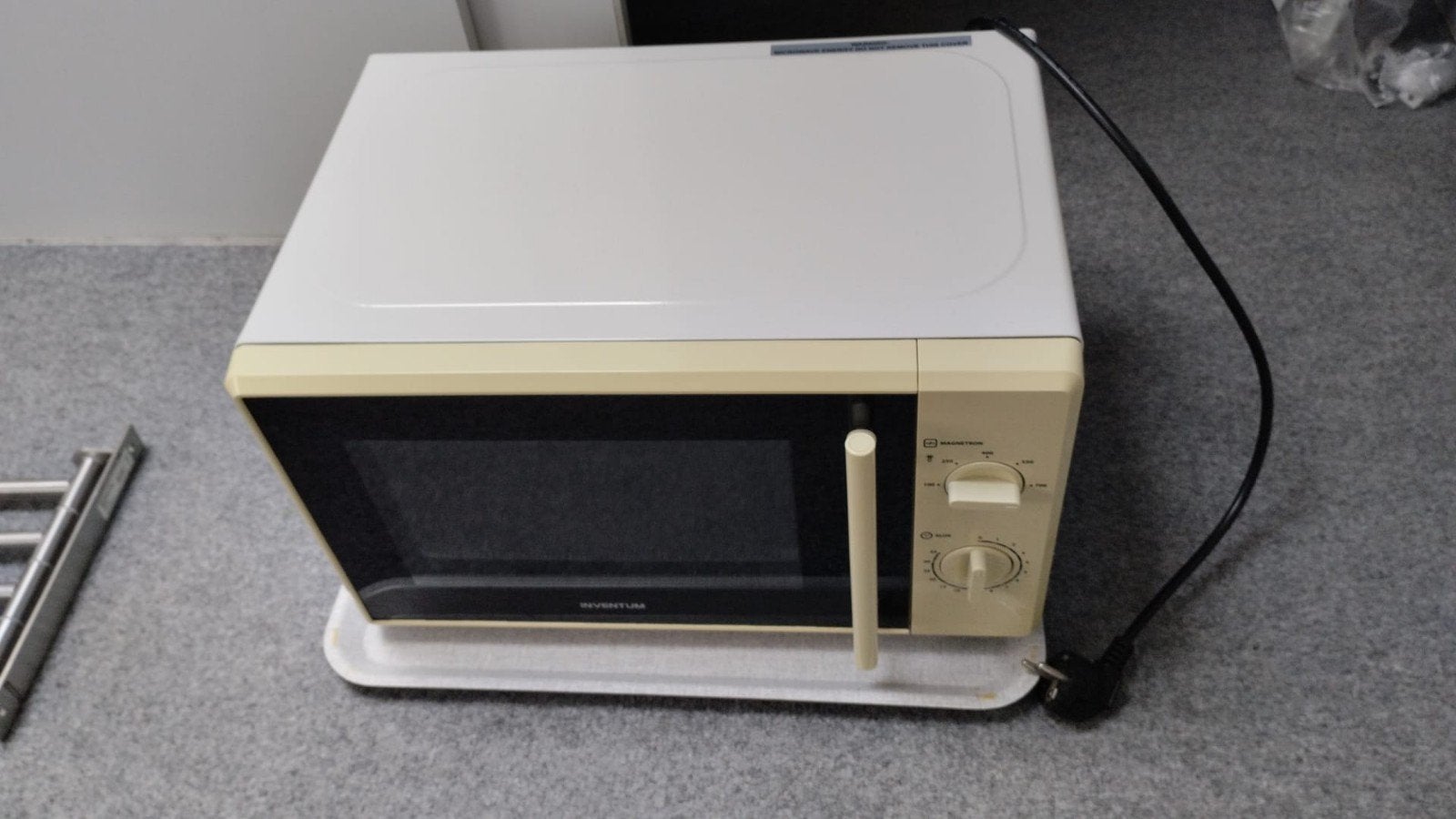 Inventum Magnetron 100-700W - Prima Staat - Ophalen Venray, Ophalen, Minder dan 45 cm, Draaiplateau, Vrijstaand