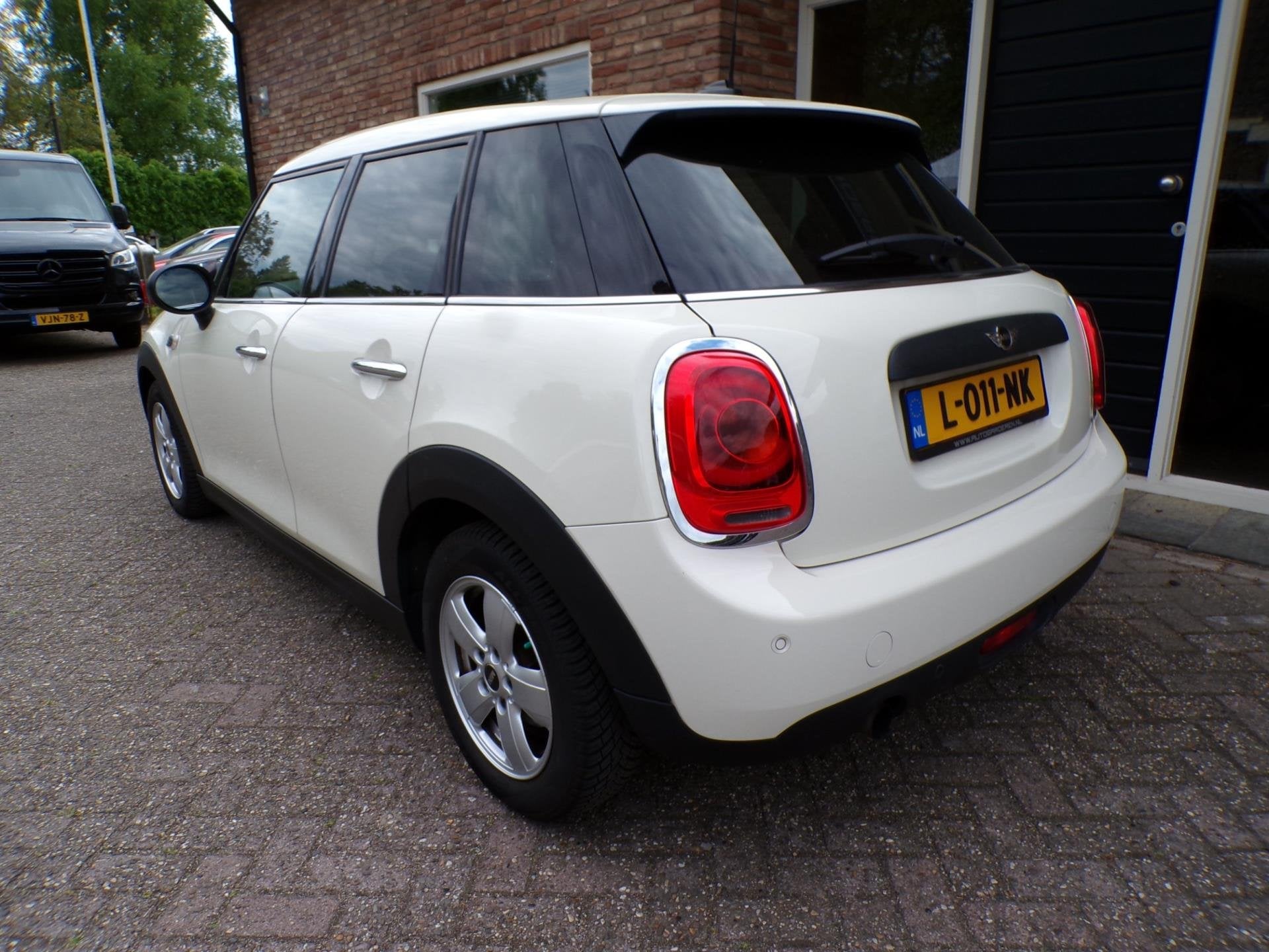 Mini Mini 1.2 One Half Leder / Clima / Navi, Gebruikt, Automatische klimaatregeling, 102 pk, Bedrijf