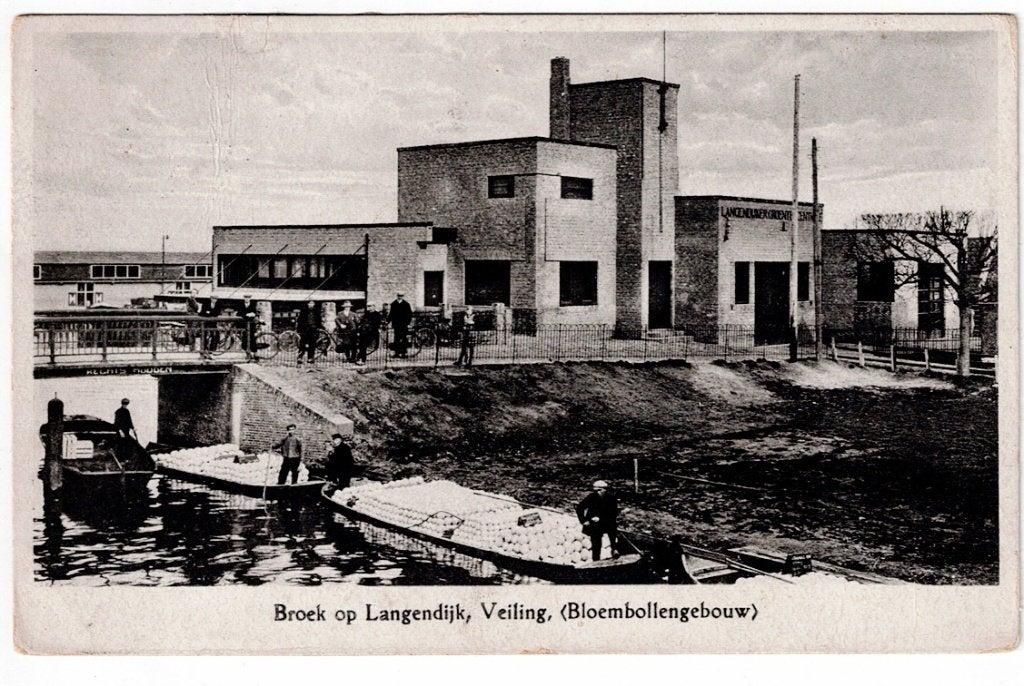 Broek op Langedijk 1933. Veiling bloembollengebouw (boot)., Ophalen of Verzenden, 1920 tot 1940, Gelopen, Noord-Holland