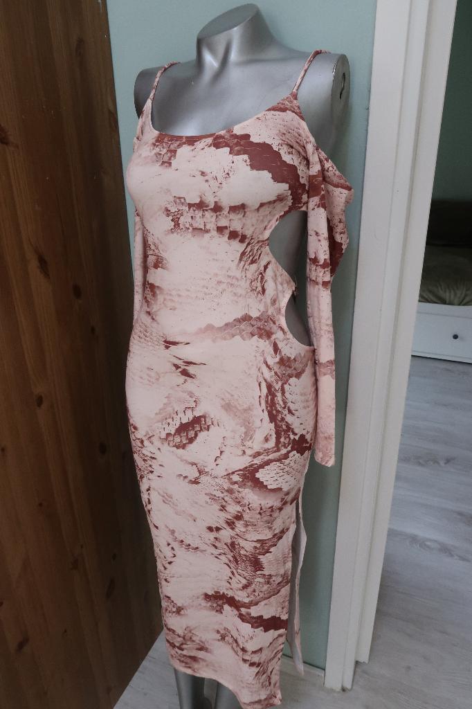 Bershka nieuwe sexy zomerjurk M, Maat 38/40 (M), Overige kleuren, Nieuw, Onder de knie