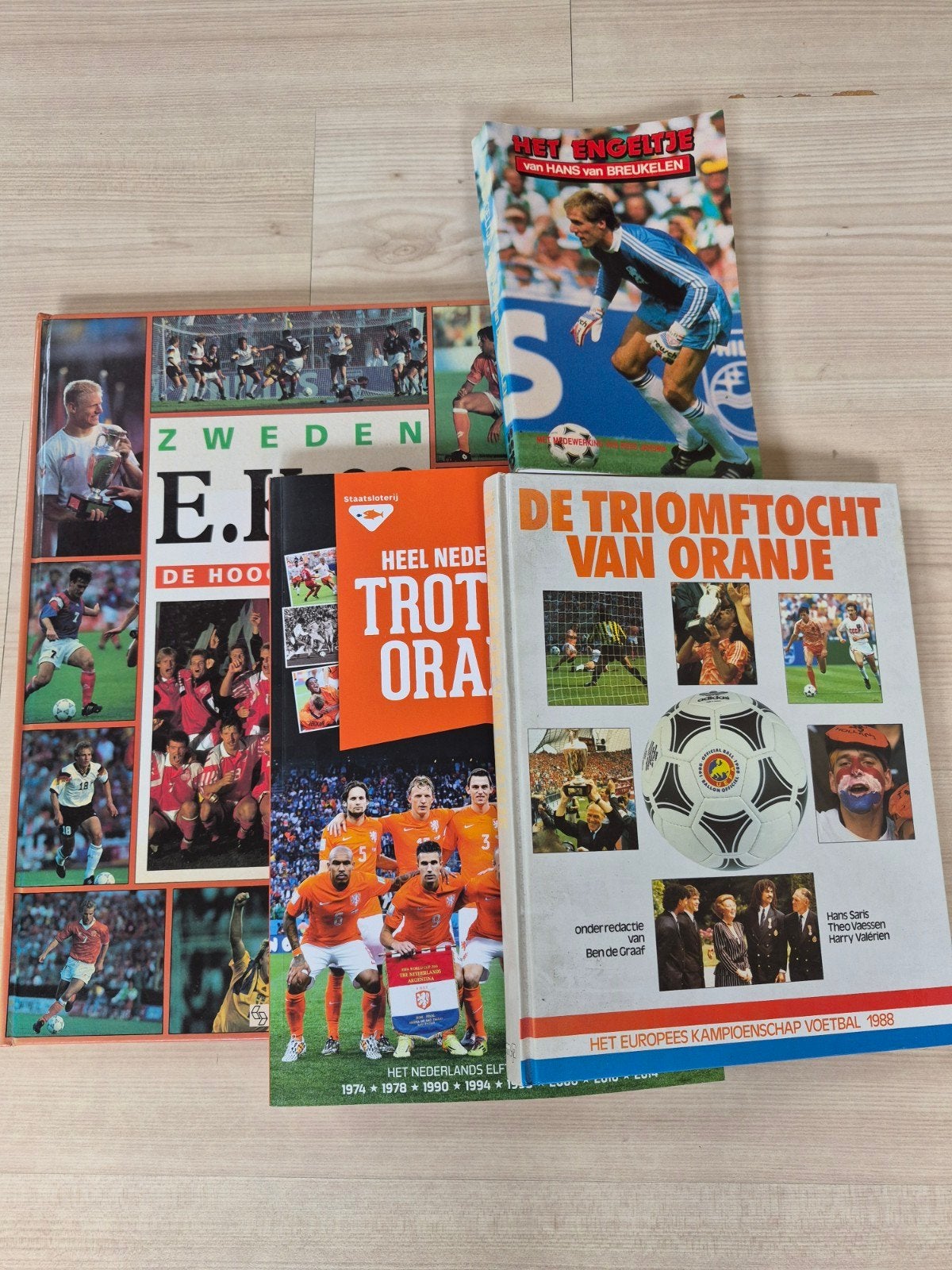Voetbalboeken: EK 88 en 92, Oranje en Hans van Breukelen, Boeken, Ophalen of Verzenden, Gelezen, Balsport