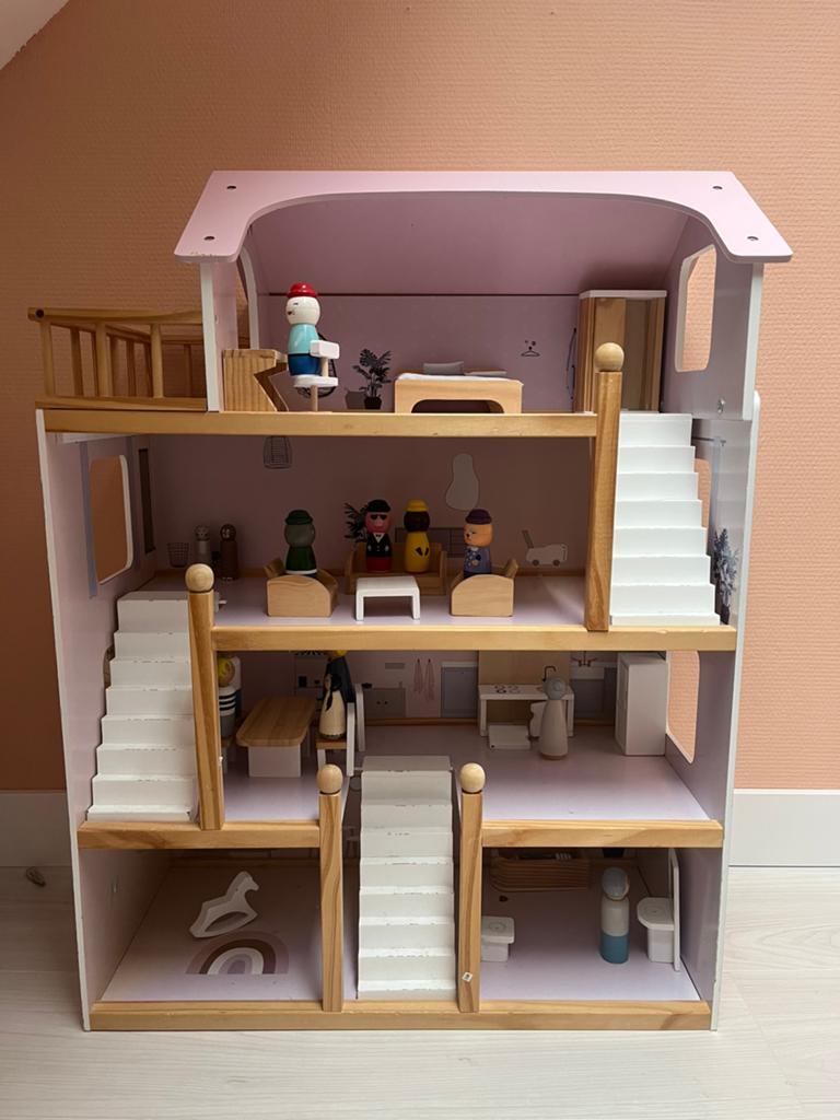 Petit Amelie Poppenhuis met Meubels en Poppetjes, Ophalen, Gebruikt, Poppenhuis
