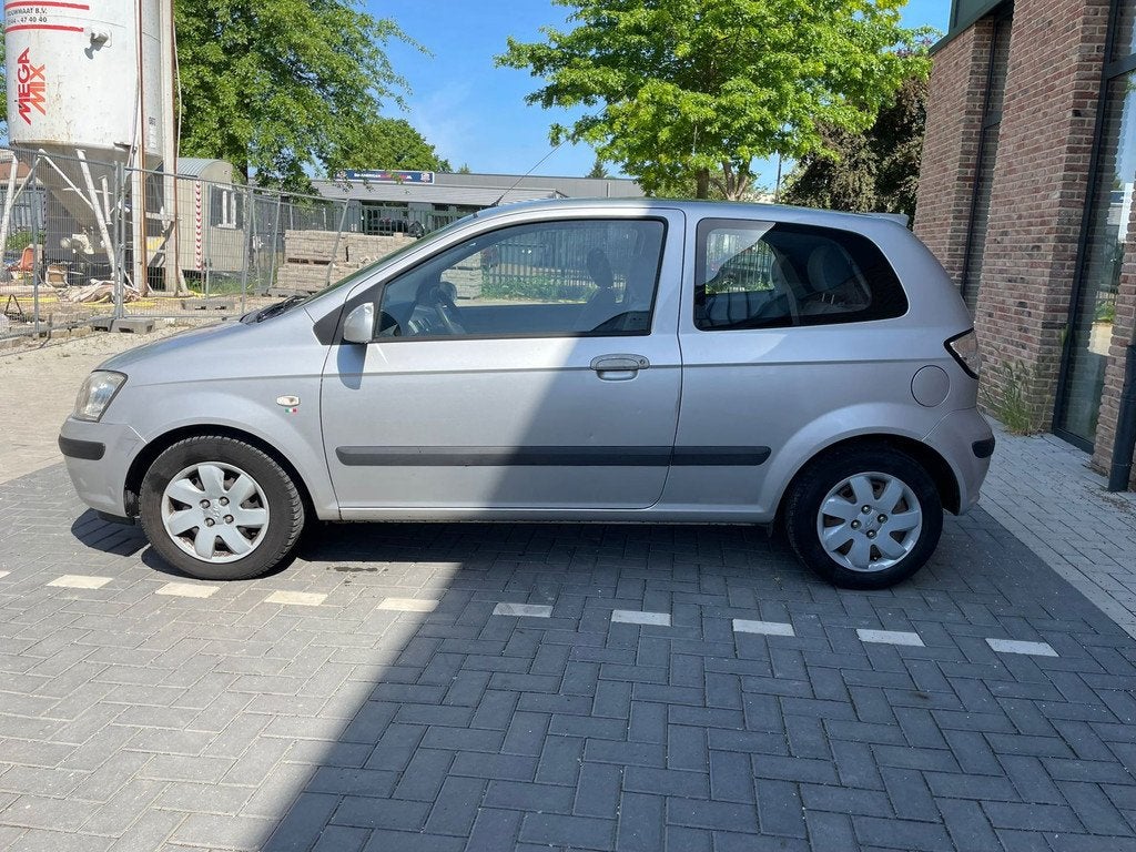 Hyundai Getz 1.3i GLS, 450 kg, 4 cilinders, 82 pk, 1006 kg
