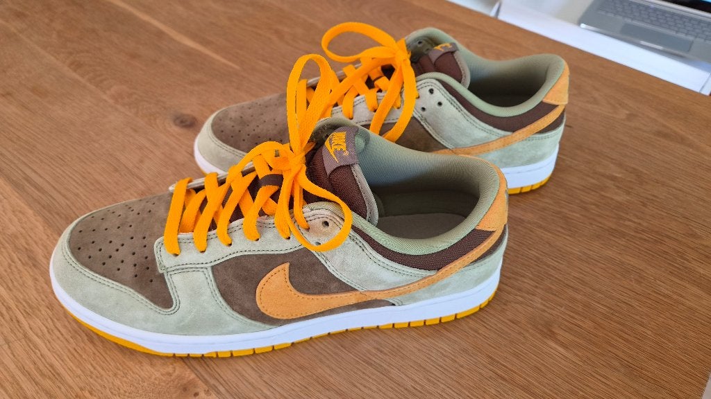Nike Dunk Low SE Dusty Olive - nieuw, Overige kleuren, Nike, Nieuw, Ophalen of Verzenden