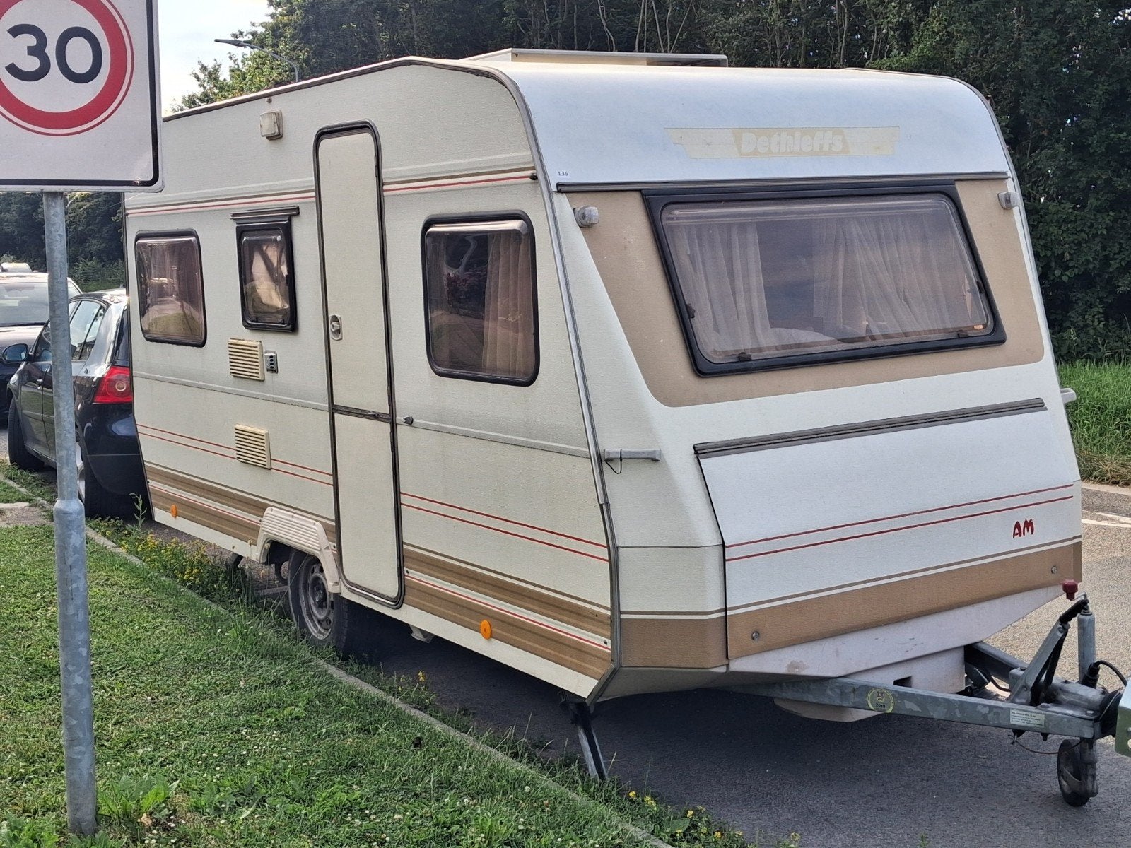 Dethleffs Camper Caravan met ruime voortent, Kachel, Particulier, 500 - 750 kg, Tot en met 4