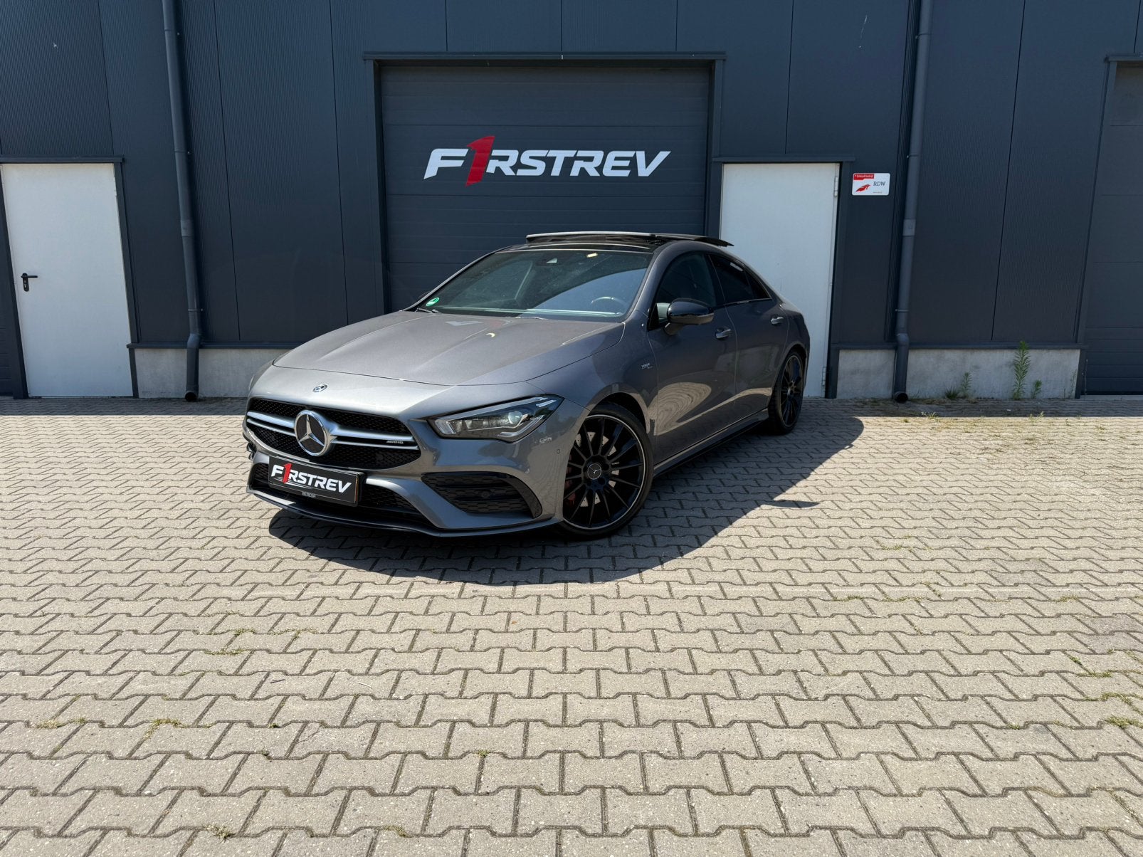 Mercedes-Benz CLA 35 AMG 4MATIC 360° camera Pano standkachel, Auto's, CLA, 1490 kg, 1800 kg, 4 cilinders