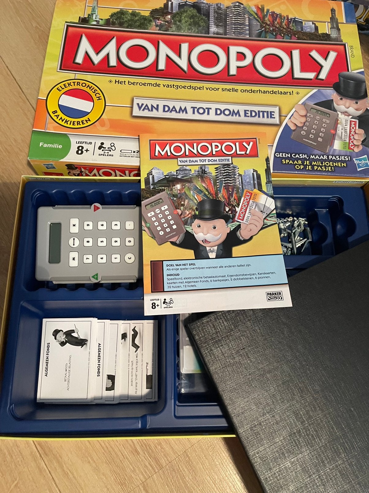 Monopoly van Dam tot Dom Bordspel compleet en in goede staat, Ophalen of Verzenden, Zo goed als nieuw