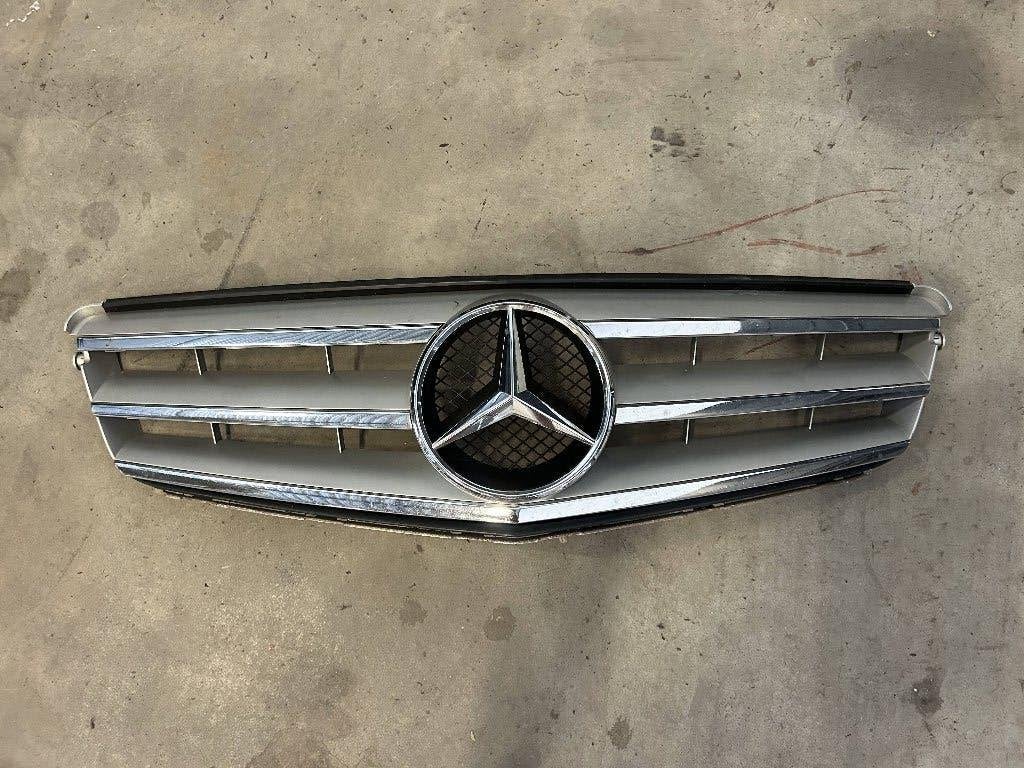 Mercedes-Benz Originele Grill W204, Auto-onderdelen, Carrosserie en Plaatwerk, Gebruikt, -, Ophalen of Verzenden, Mercedes-Benz