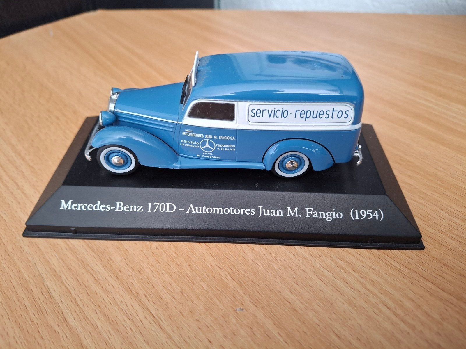 Mercedes-Benz 170D Serviceauto J. M. Fangio F1 1954 1:43, Ophalen of Verzenden, Zo goed als nieuw, Formule 1