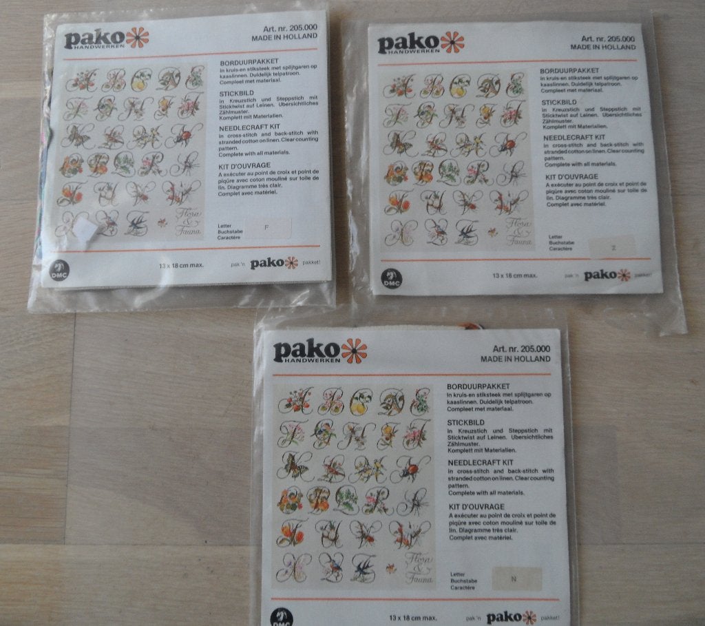 3 FLORA en founa letter pakketjes  nieuw zie, Ophalen of Verzenden, Nieuw, Handborduren, Borduurpakket
