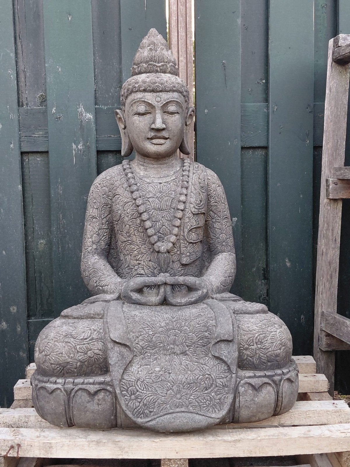 Massieve Boeddha van lavasteen, handgekapt, 90cm hoog, Ophalen, Www.ibizasfeer.nl, Nieuw, Info@ibizasfeer.nl