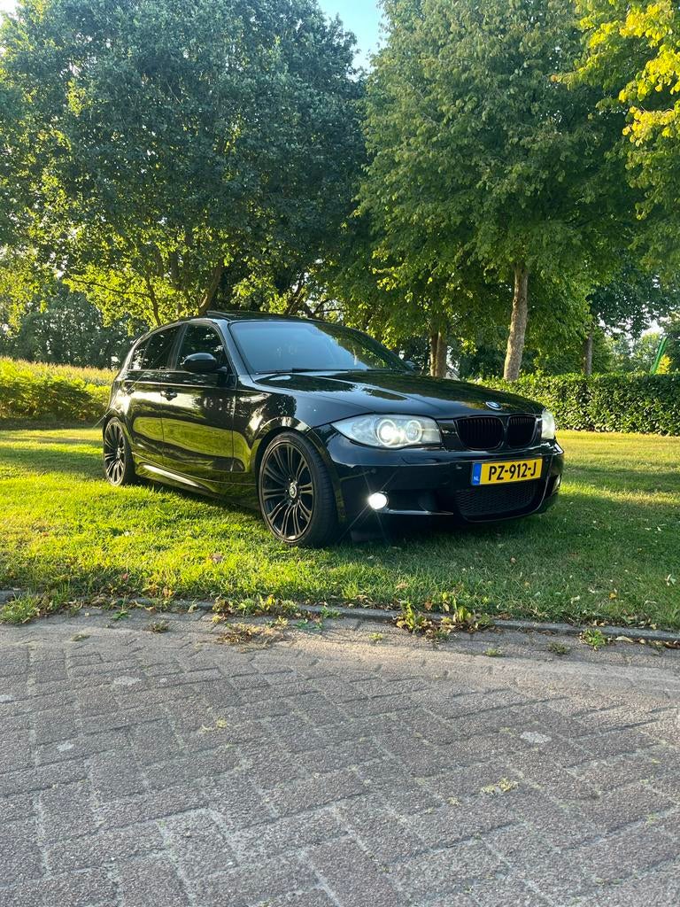 BMW 1-Serie 3.0 130I AUT 2006 Zwart, Achterwielaandrijving, 680 kg, 1200 kg, Particulier