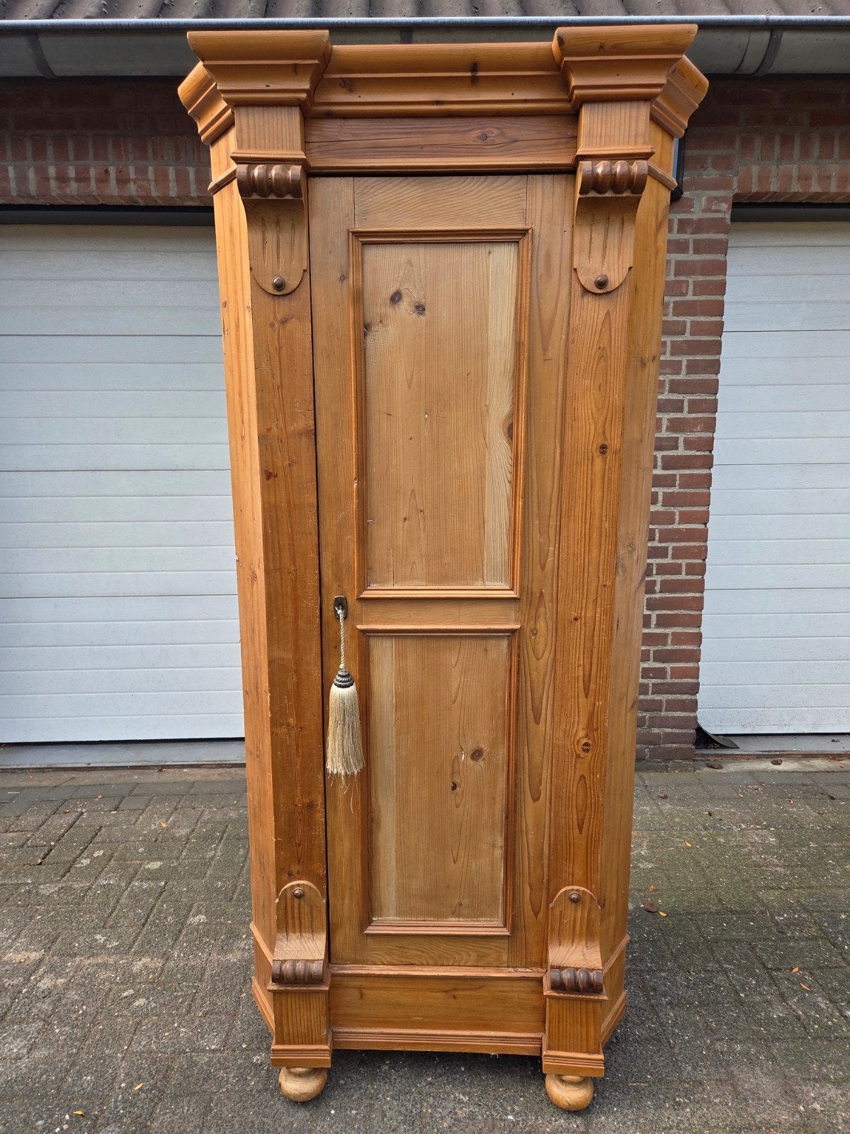 hoekkast, Ophalen